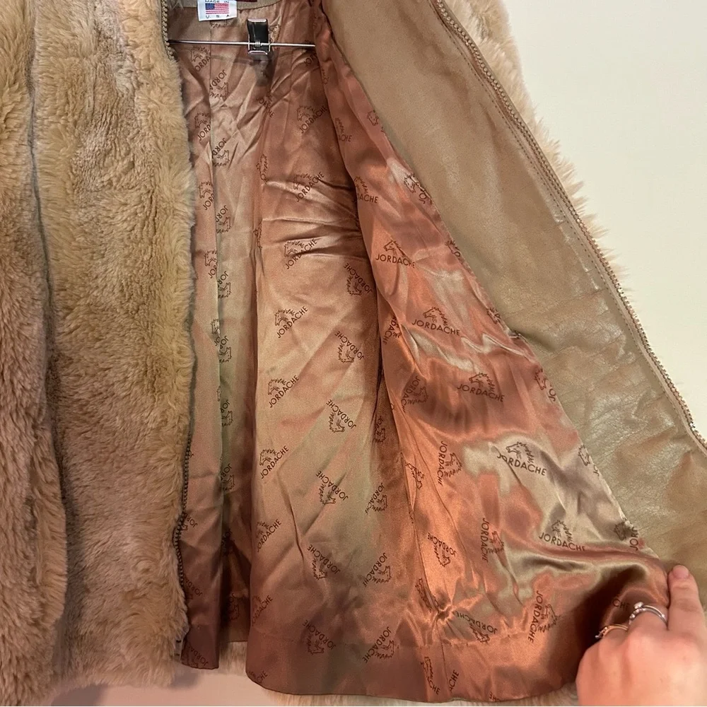 VINTAGE!!! Jordache faux fur and leather coat! - Picture 16 of 16